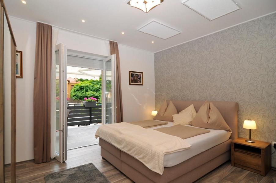 Silver Beach Apartments Шиофок Экстерьер фото