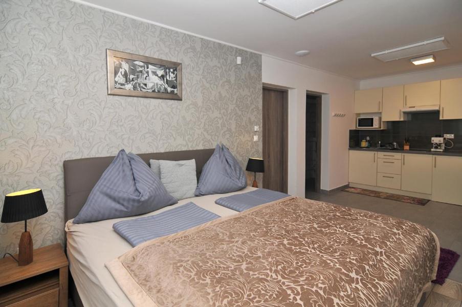 Silver Beach Apartments Шиофок Экстерьер фото