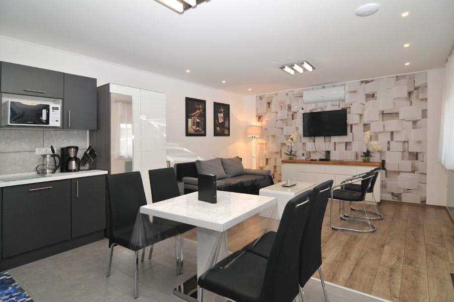 Silver Beach Apartments Шиофок Экстерьер фото