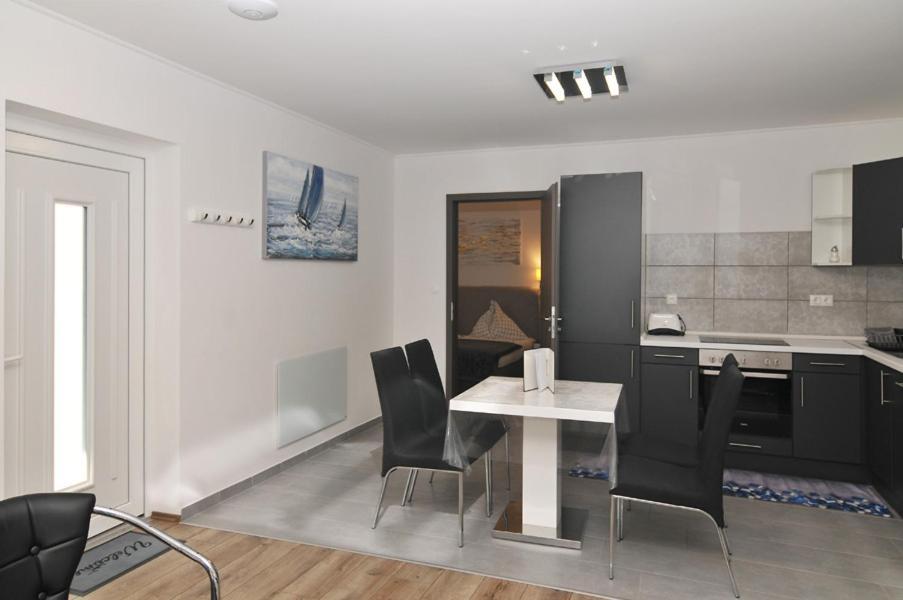 Silver Beach Apartments Шиофок Экстерьер фото
