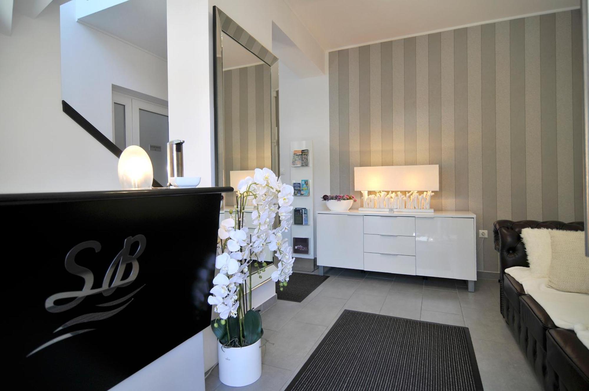 Silver Beach Apartments Шиофок Экстерьер фото