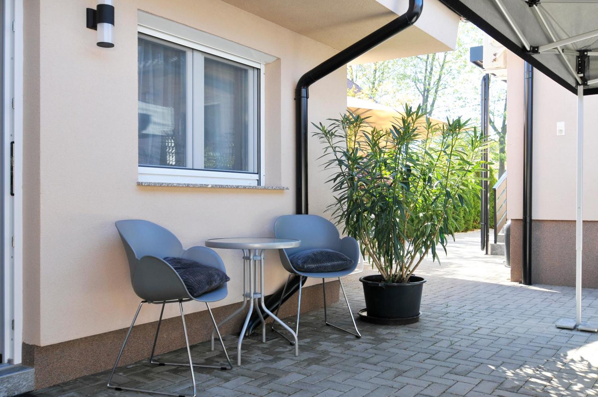 Silver Beach Apartments Шиофок Экстерьер фото