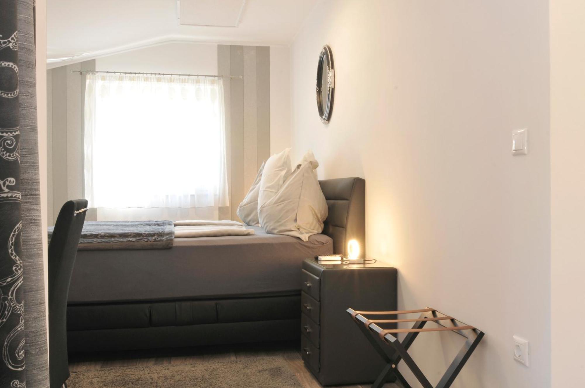 Silver Beach Apartments Шиофок Экстерьер фото