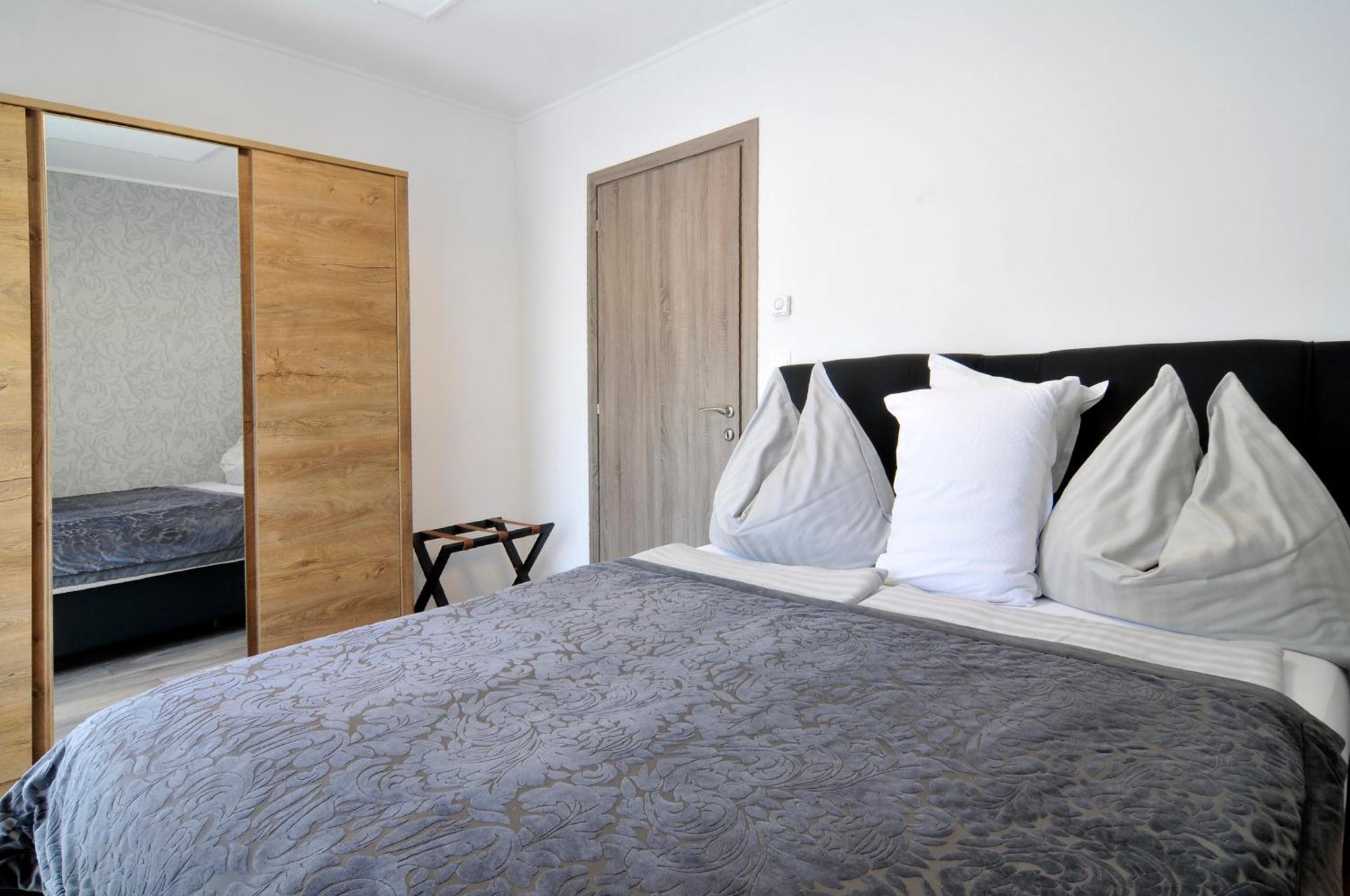 Silver Beach Apartments Шиофок Экстерьер фото