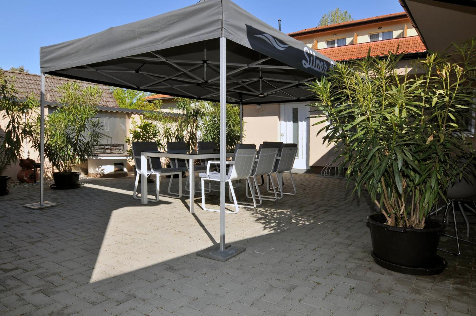 Silver Beach Apartments Шиофок Экстерьер фото