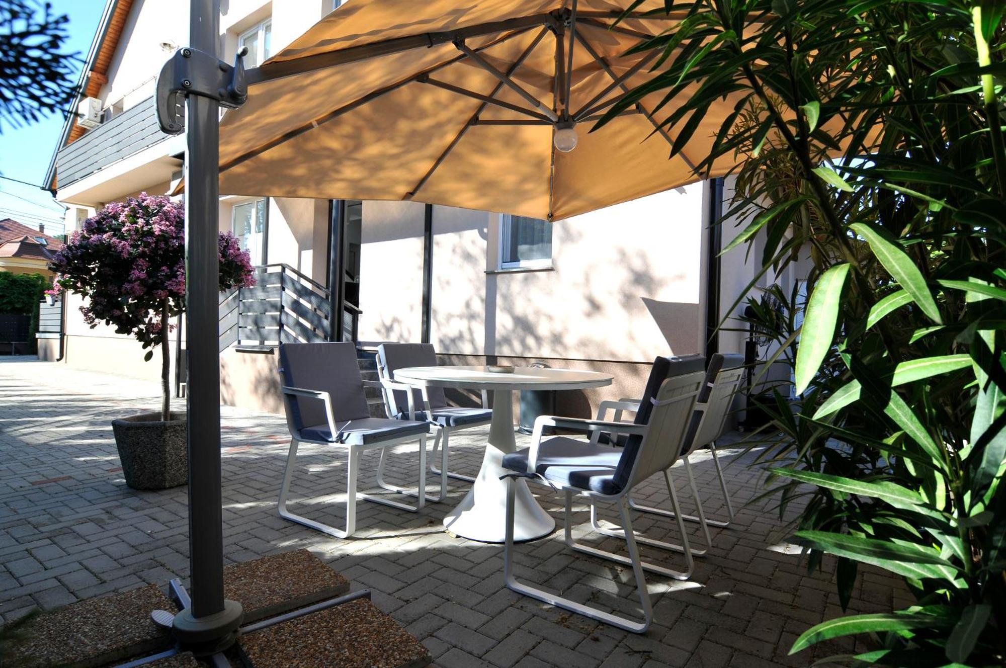 Silver Beach Apartments Шиофок Экстерьер фото